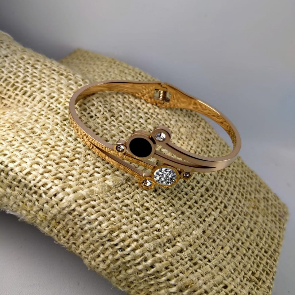 Gelang Bangle BVLGARI Titanium Ros Gold Fashion Wanita BIG SELLER....GTB00006