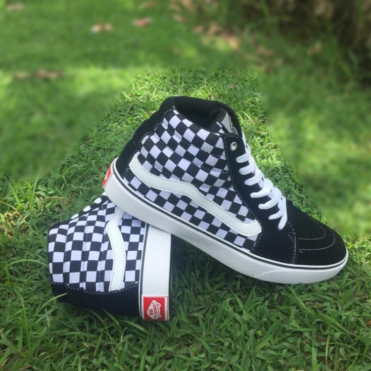 SEPATU PRIA VANS SK8 HI CHECKERBOARD SNEAKERS HITAM PUTIH VANS CATUR TINGGI