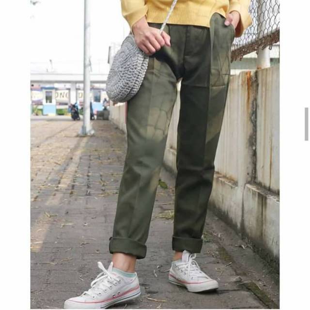 20 Inspirasi Ootd  Hijab Celana  Baggy  Pants  Warna Army 