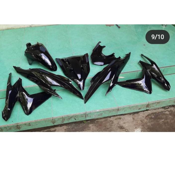 Cat motor hitam bunglon ungu .,