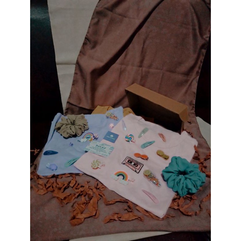 

PAKET/GIFTBOX HEMAT TSHIRT KEKINIAN