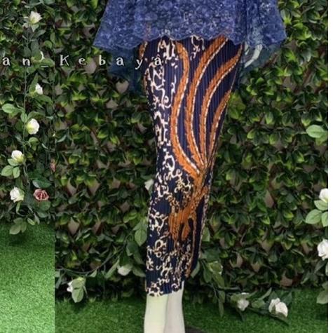 ➬ kebaya wisuda/ stelan / kebaya modern/ ocean kebaya/ kebaya brokat tulle gotik rempel ►