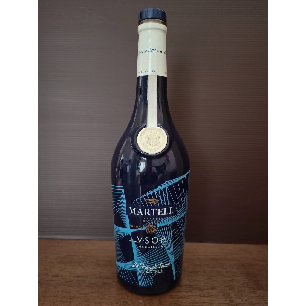 Botol bekas miras Martell VSOP Blue 700 ML