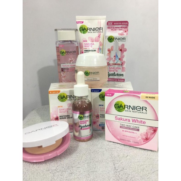Garnier sakura white satu paket CREAM GLOWING