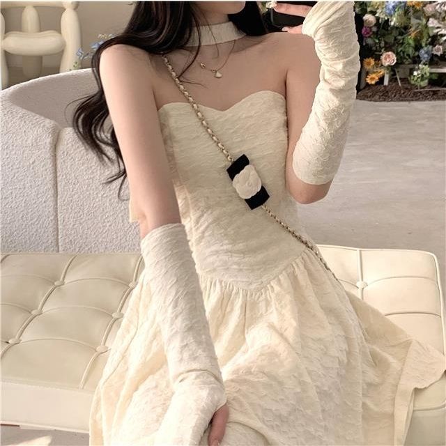 2022 Musim Semi Murni Desire Style Sexy Tube Top Dress Temperamen Modis Pinggang Tipis Kecil Gaun Ro