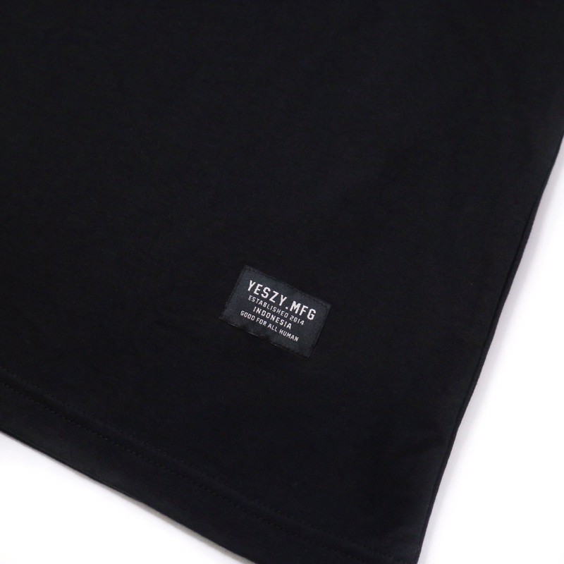 YESZY.MFG Tshirt Black Ancient F. Multicolor