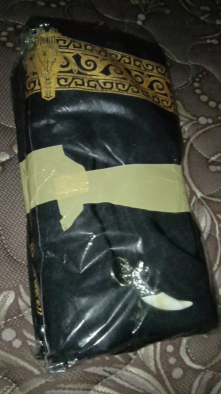 Gantungan Kunci Model Taring Babi