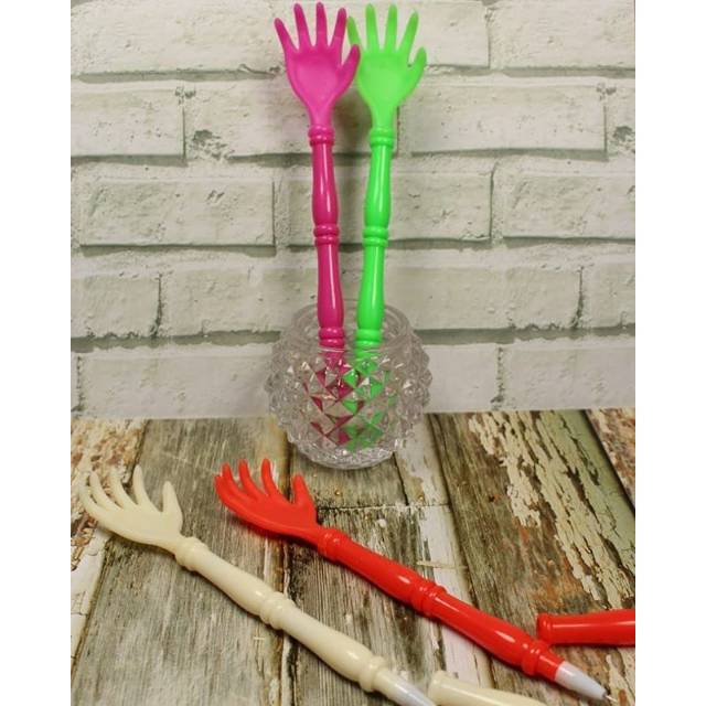 

Pulpen Unik Karakter Tangan Garuk