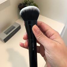 marc jacobs powder brush