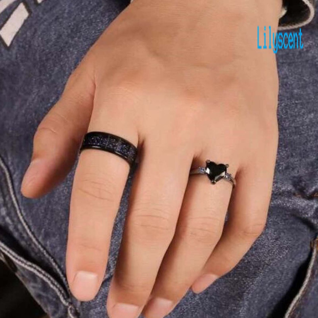 2pcs / Set Cincin Bahan Alloy Permukaan Halus Aksen Batu Permata Imitasi Bentuk Hati Untuk Pasangan