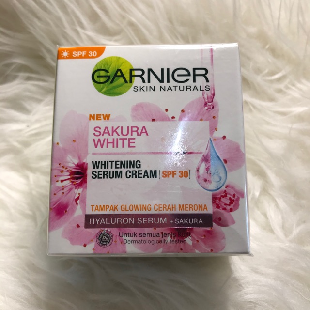 Garnier sakura white