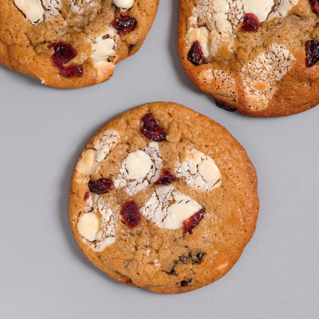 

MOLA Cranberry White Chocolate - Soft Baked Cookies