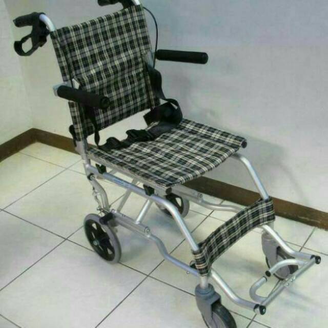 Kursi roda traveling GEA