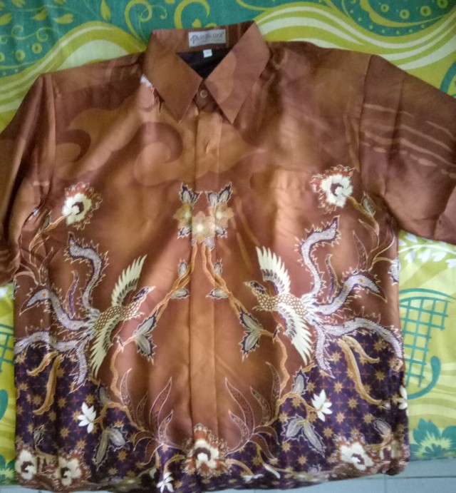 Kemeja Batik Semi Sutra Silky Kualitas Premium Kemeja Pakai Puring Batik Pria Lengan Pendek Terlaris