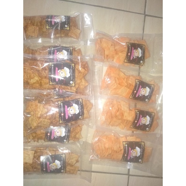 

kripang / keripik pangsit / kripik pangsit pedas / kripik pangsit rasa / kripik pangsit murah