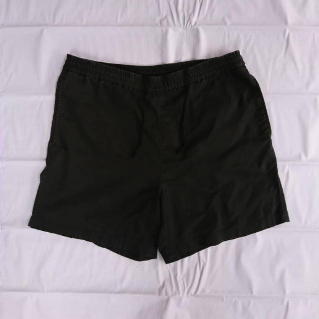 Uniqlo shortpants celana pendek uniqlo original bekas second