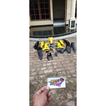 Cover body full set halus dan kasar vega r new model tailand warna  hitam kuning
