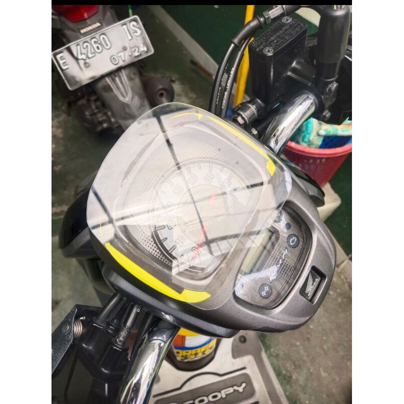 Holder akrilik motor scoopy