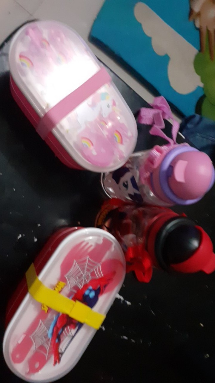 Botol Minum Sedotan Tali Panjang Karakter Kode 3675