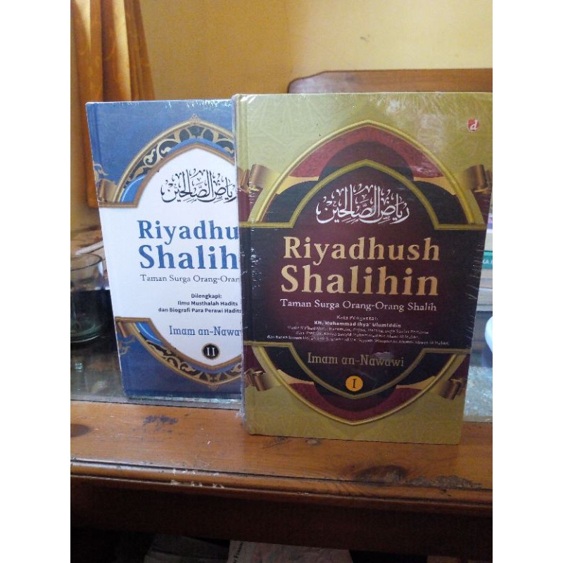Buku Paket Buku Riyadhus Shalihin jilid 1 dan 2