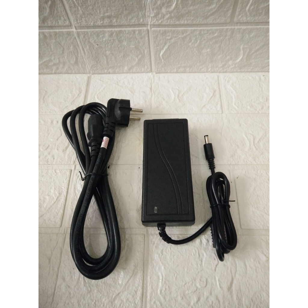 ADAPTOR 12V 4A  Jek DC 5.5mm X 2.1mm - 2.5mm