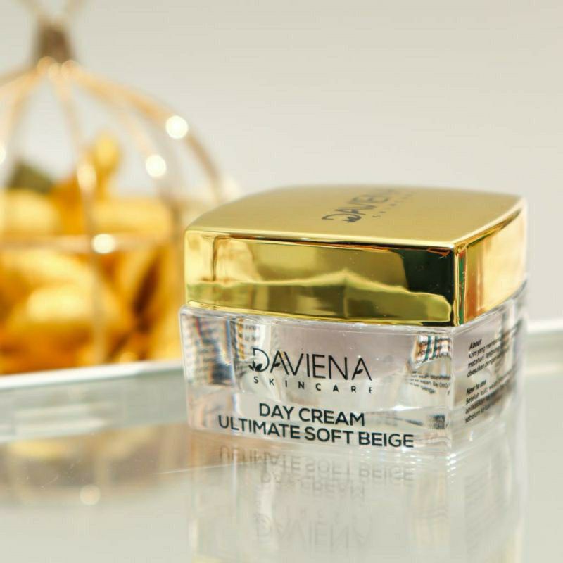 Daviena Skincare Paket Gold Series Davienaskincareofficial Davina Devina Lampung Surabaya Jakarta Pencerah Pemutih Flek Wajah Glowing Bpom Daviena Skincare-Day cream gold