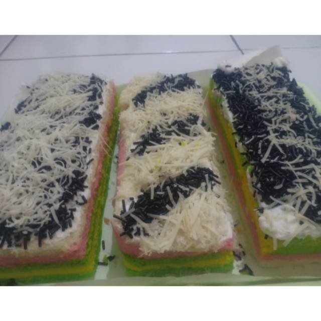 

Kue ubi lapis pelangi