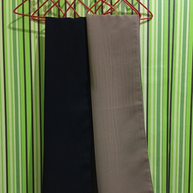 Jilbab segiempat polos / jilbab segiempat wolfis hitam dan milo