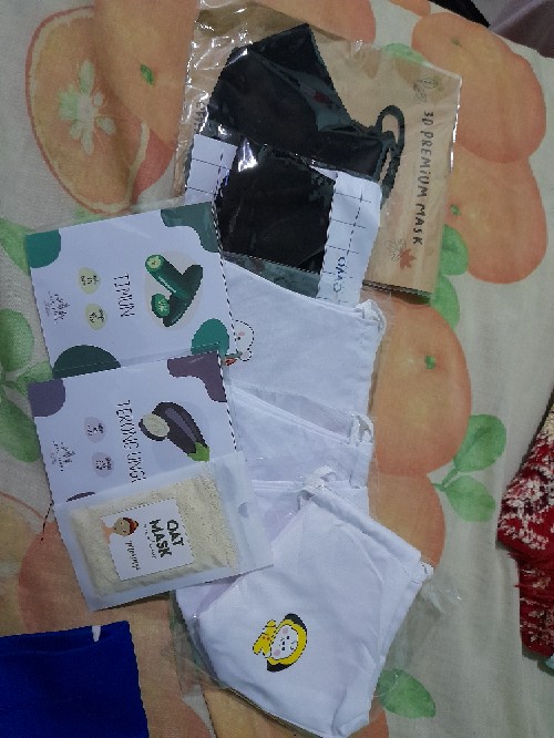 Masker Kain Putih Edisi Natal