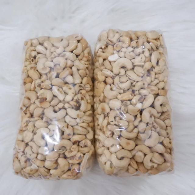 

Kacang Mede bintik ( SKA 1 )1 kg asli Sulawesi