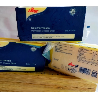 

Keju Parmesan Cheese Block Anchor 800 Grm Halal Free Bubble Wrap dan Dus Tebal