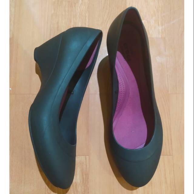 sepatu crocs wanita wedges