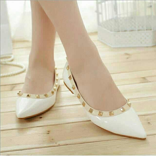 SEPATU VALANTINO REPLiKA CREAM