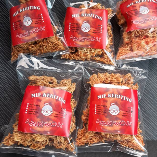 

Mie keriting MAKWOK / mie kremes beli 10 gratis 1