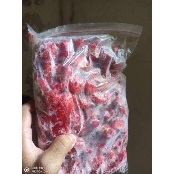 

strawberry frozen Berat 1kg