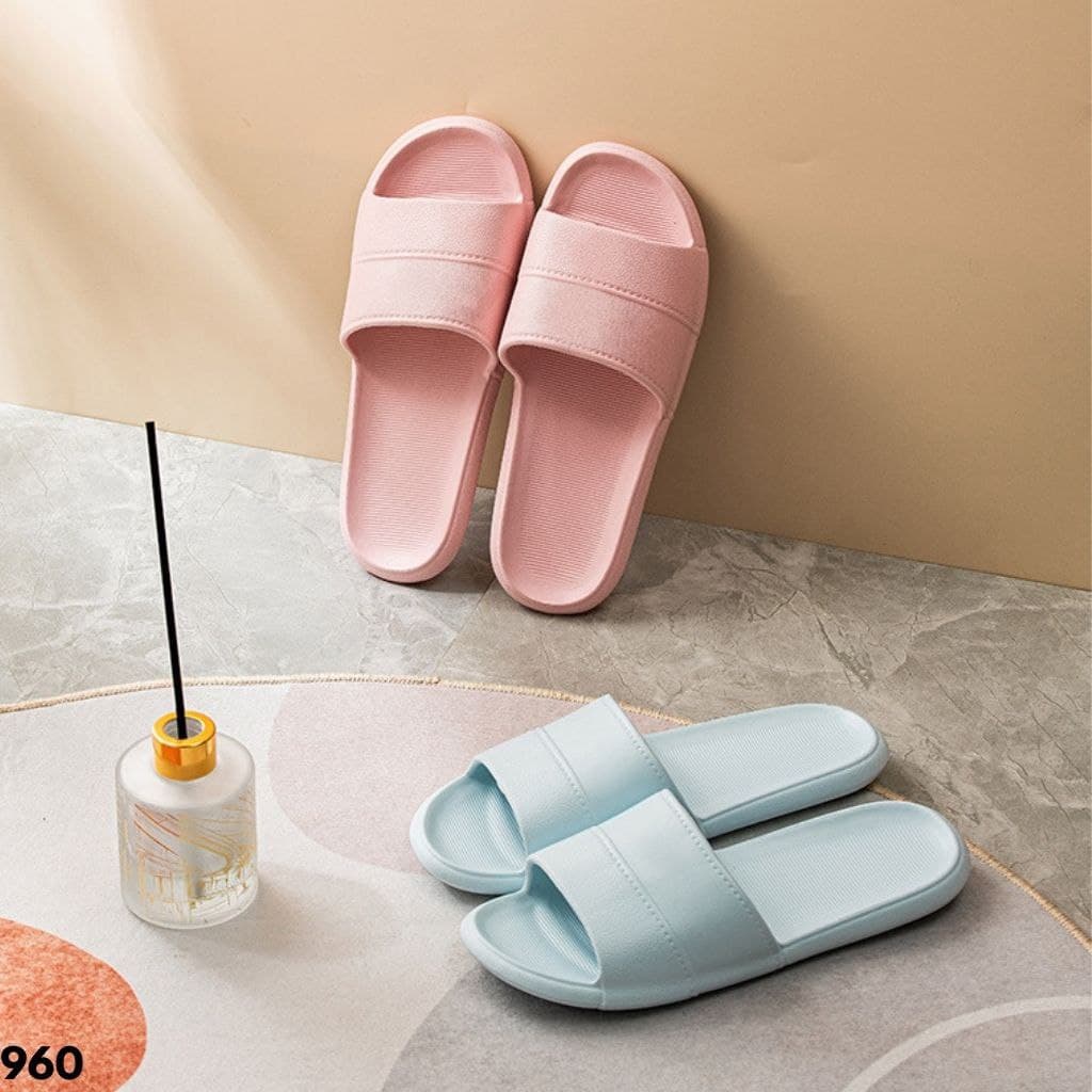 SANDAL SLIDE ON COCOK PAKAI SEKELUARGA KARNA DESIGN YANG SIMPLE BAHAN RUBBER IMPORT ANTI SLIP 960