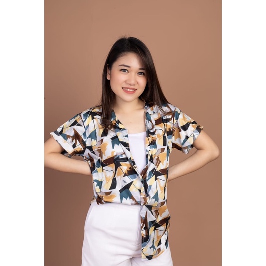 ATASAN KEMEJA CASUAL WANITA ABSTRACT RAYON  BUTTON LENGAN PENDEK (RKA1)