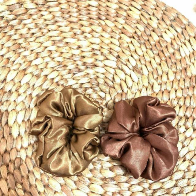 

scrunchies satin