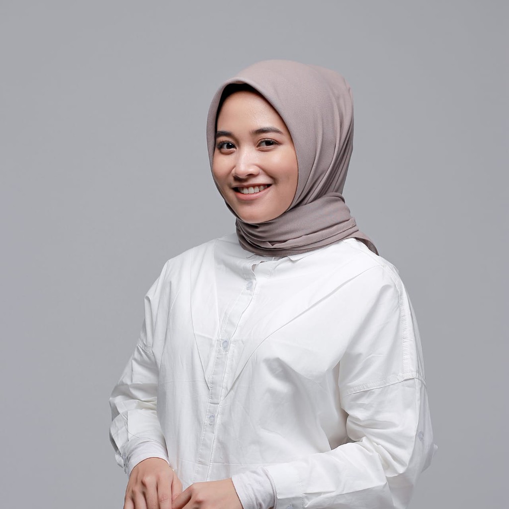 Jilbab Segiempat Voal Rukmana Elita
