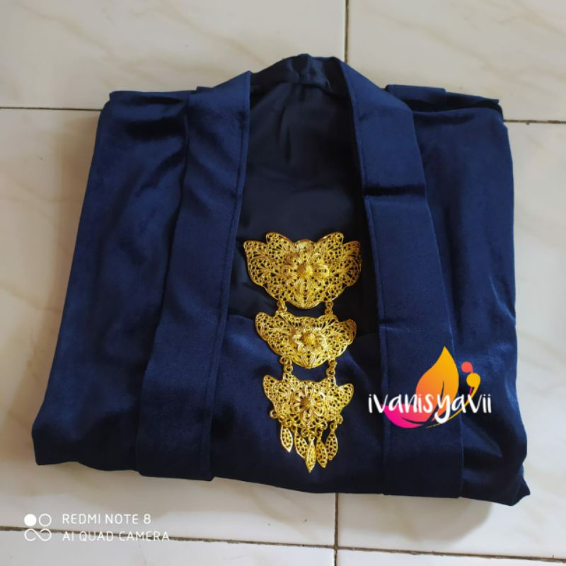 Set Kebaya &amp; Jarik / Warna Navy - Jarik Semenputih