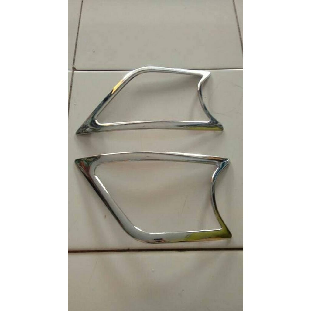 GARNISH FOGLAMP INNOVA REBORN 2016