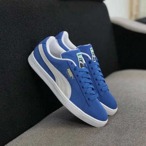 blue white pumas