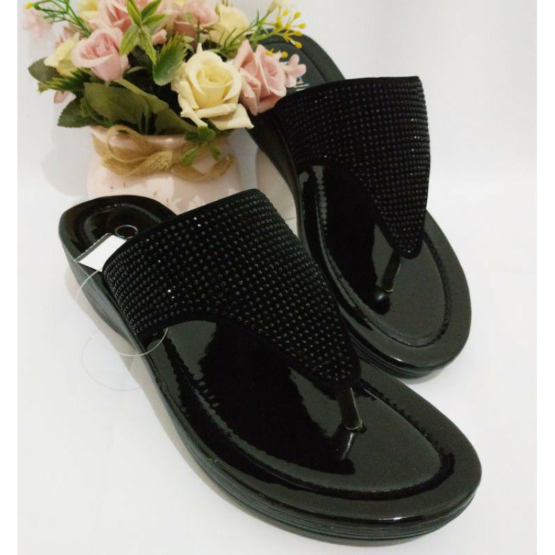 Calbi sandal fashion wanita model RAX 1291 warna krem+hitam+merah ukuran 36-40.di jamin ORi 100 % ca