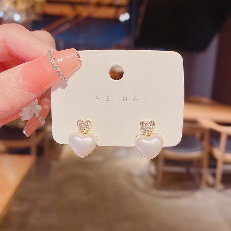 Anting Stud Bentuk Hati Bahan S925 Silver Needle Anti Alergi