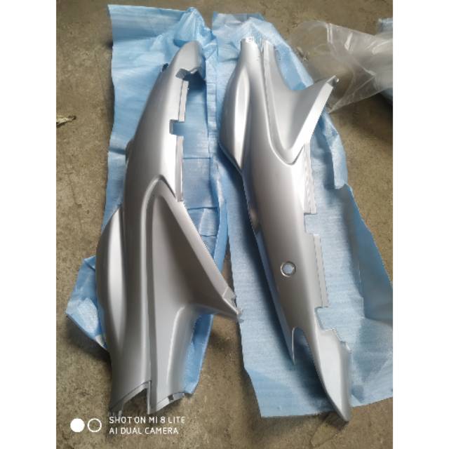 bodi smash lama warna silver