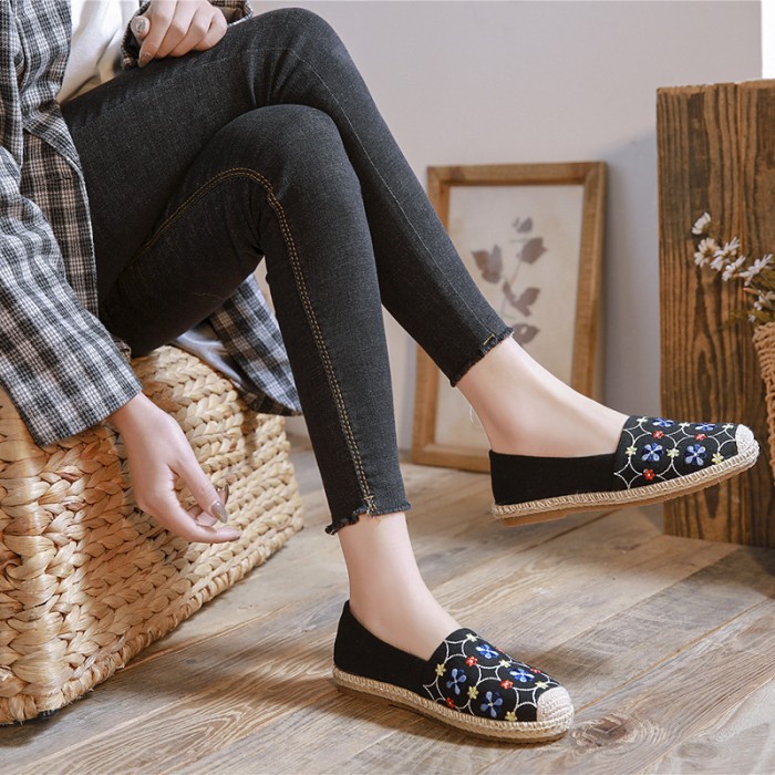 Sepatu Espadrilles Wanita Korea Slip On Kanvas 039