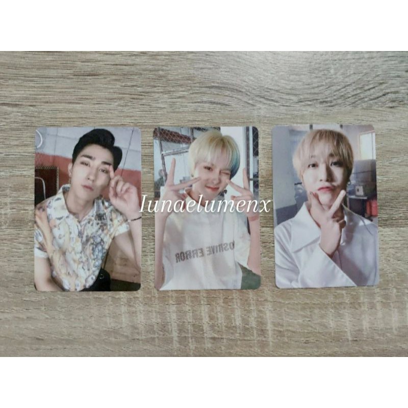 Onewe Studio : WE Demo Photocard Album