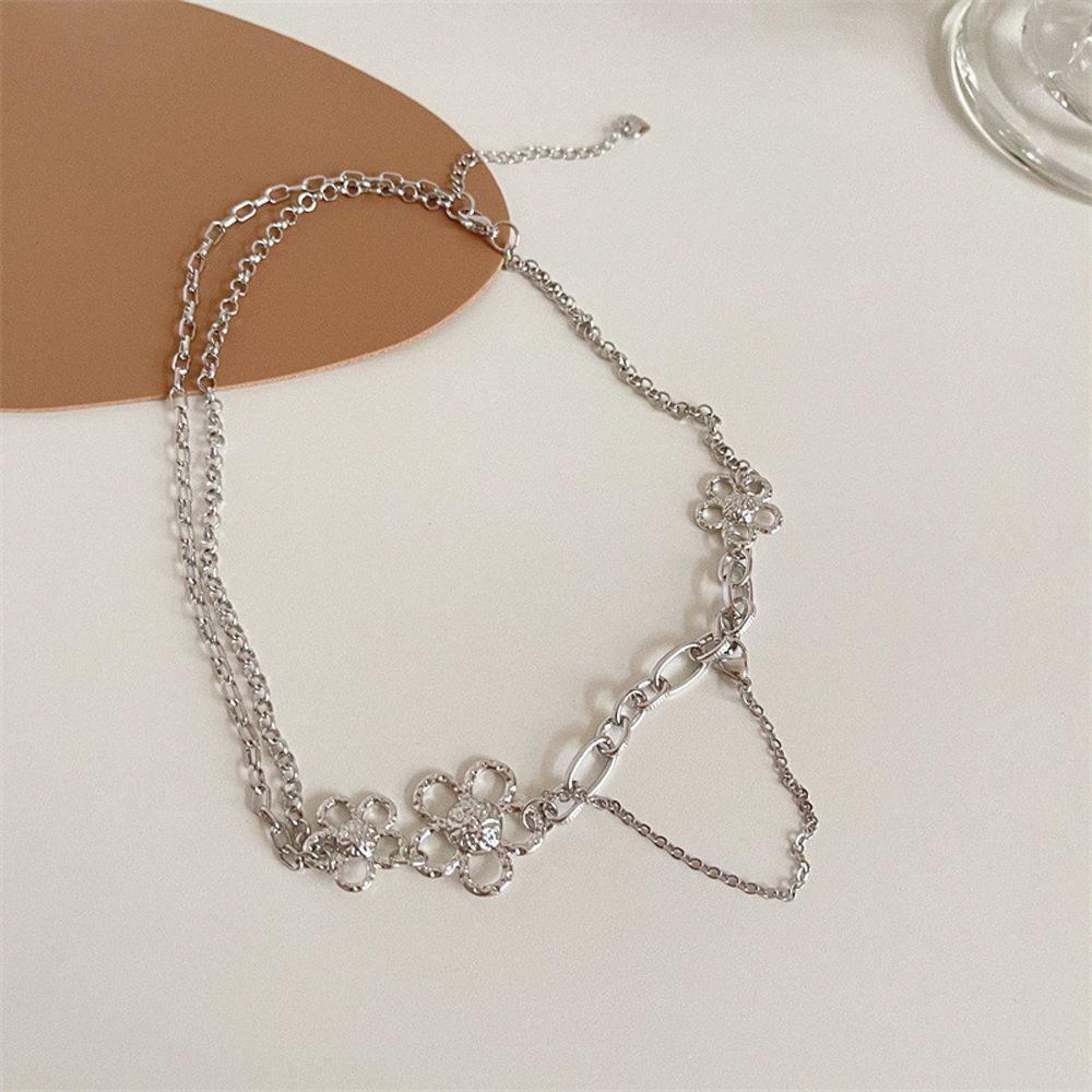 Agustina Wanita Liontin Kalung Kepribadian Sederhana Baja Titanium Bunga Desain Fashion Gaya Jalanan Rantai Klavikula Logam