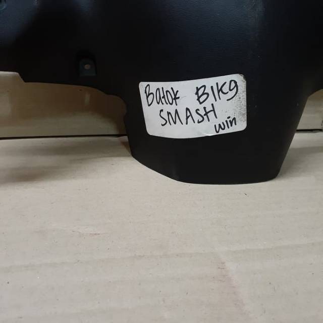 Batok belakang smash hitam win