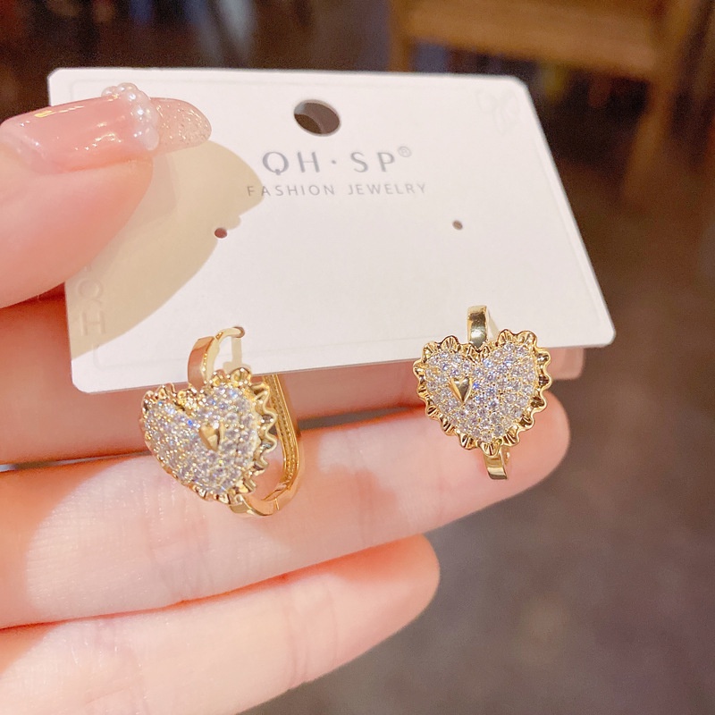 Anting Bentuk Hati Bahan Metal Aksen Zirkon